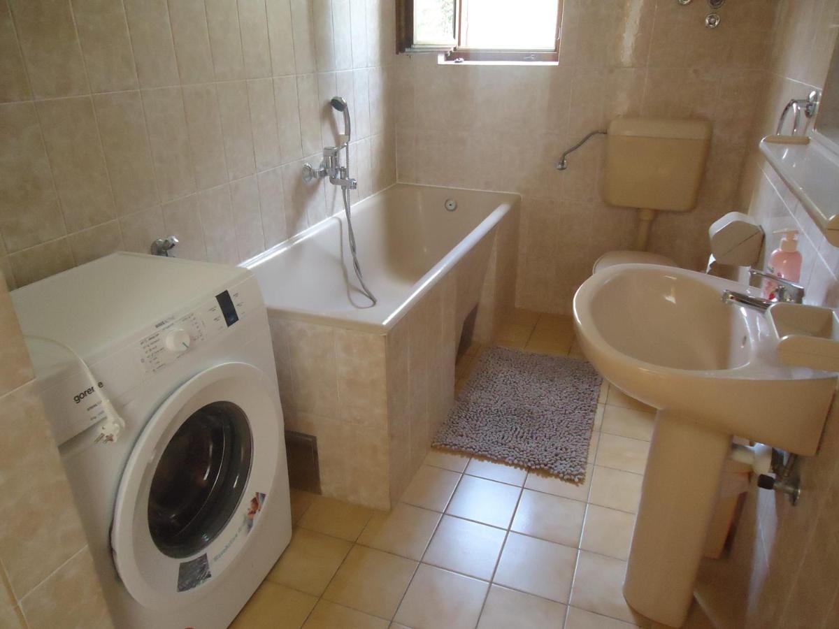 Apartment Kate โตรกีร์ ภายนอก รูปภาพ